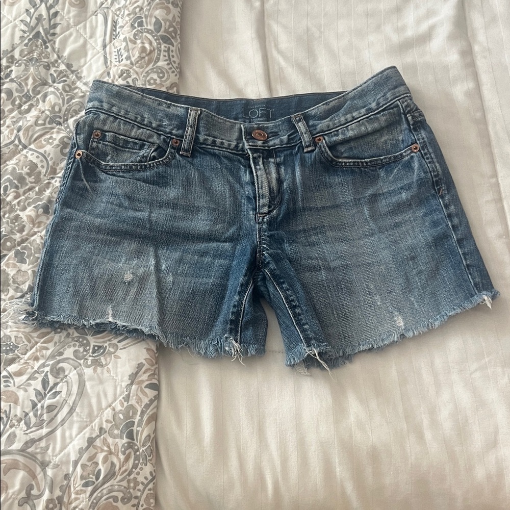 LOFT Frayed Hem Distressed Denim Shorts - Medium Blue